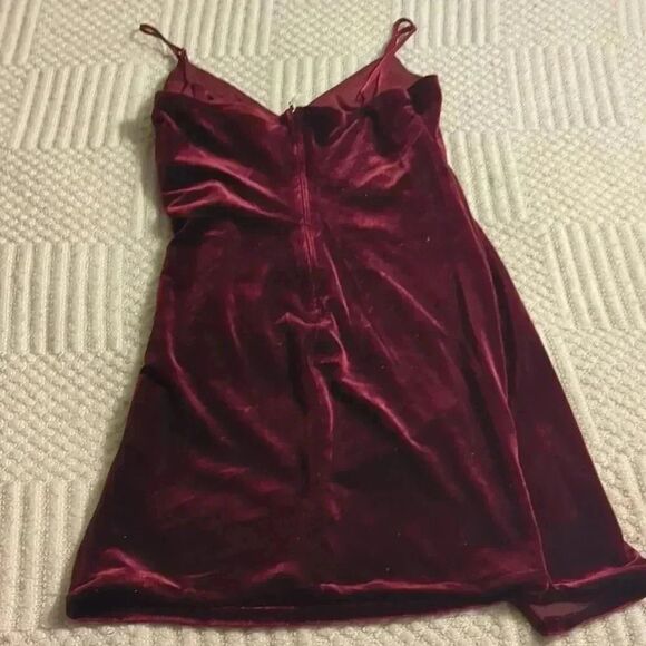 Guilty Pleasure asymmetrical bodycon Velvet Dress - Picture 5 of 7